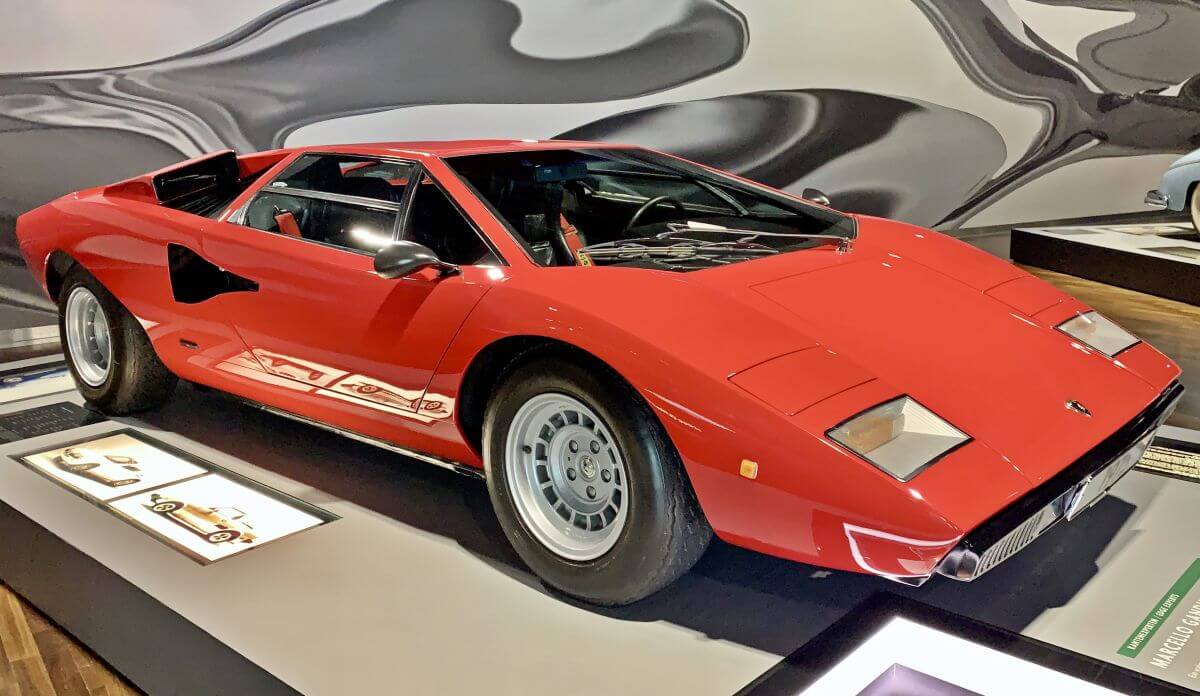 1970s: Lamborghini Countach LP400